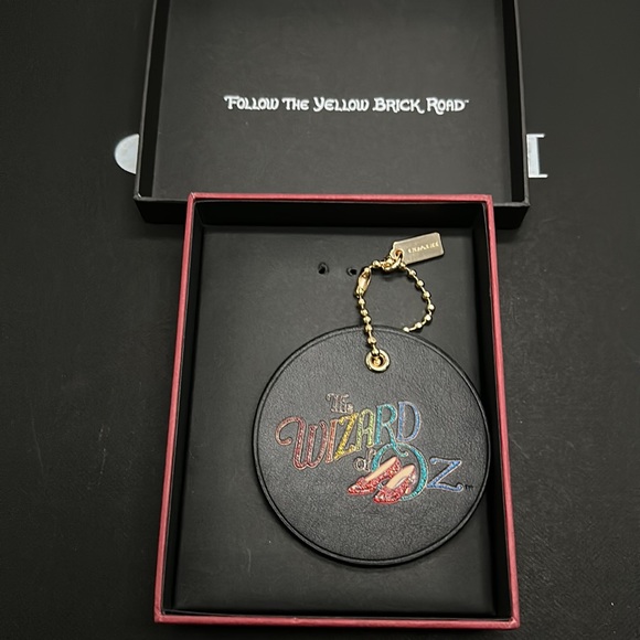 NWT Coach Wizard of Oz Limited Edition Leather Bag Charm Chain Keychain FOB Ruby - Picture 7 of 7